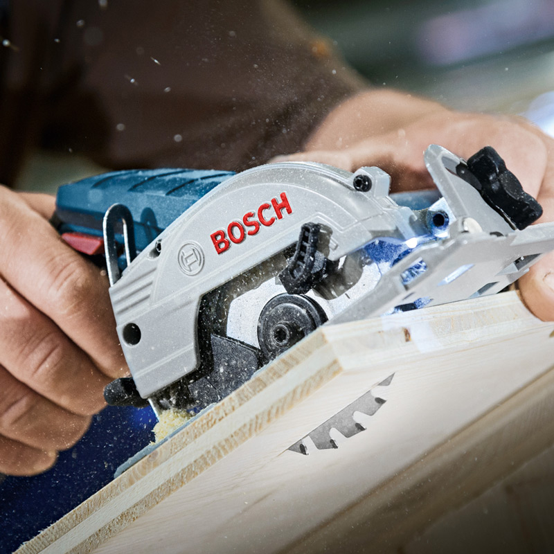 ボッシュ GKS 12V-LI 電動丸鋸 プロフェッショナル - Circular Saw Cordless のレビューと価格